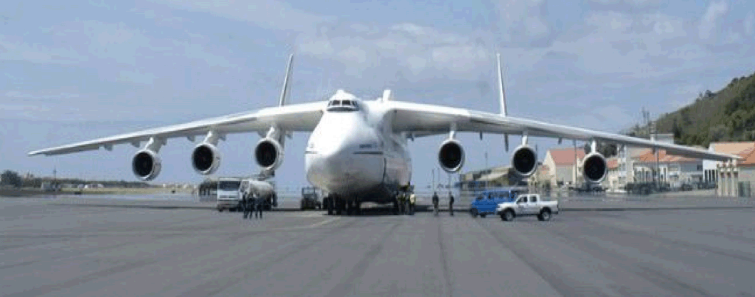 Antonov 225 vu de face